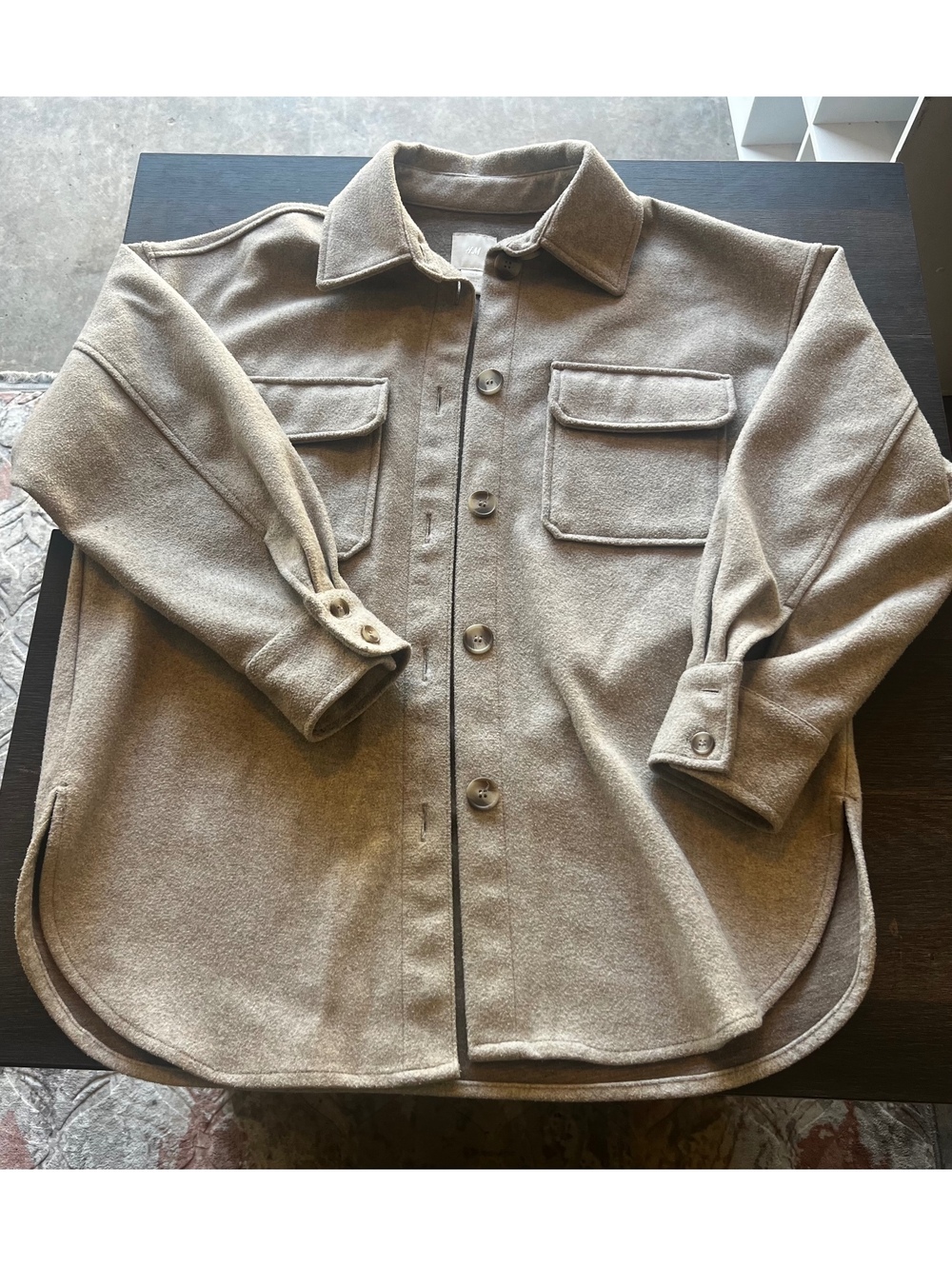 H&M Women’s Small Beige Oversized Shacket Shirt Jacket Button Front Cozy
